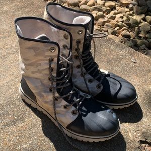 Sorel women’s size 10